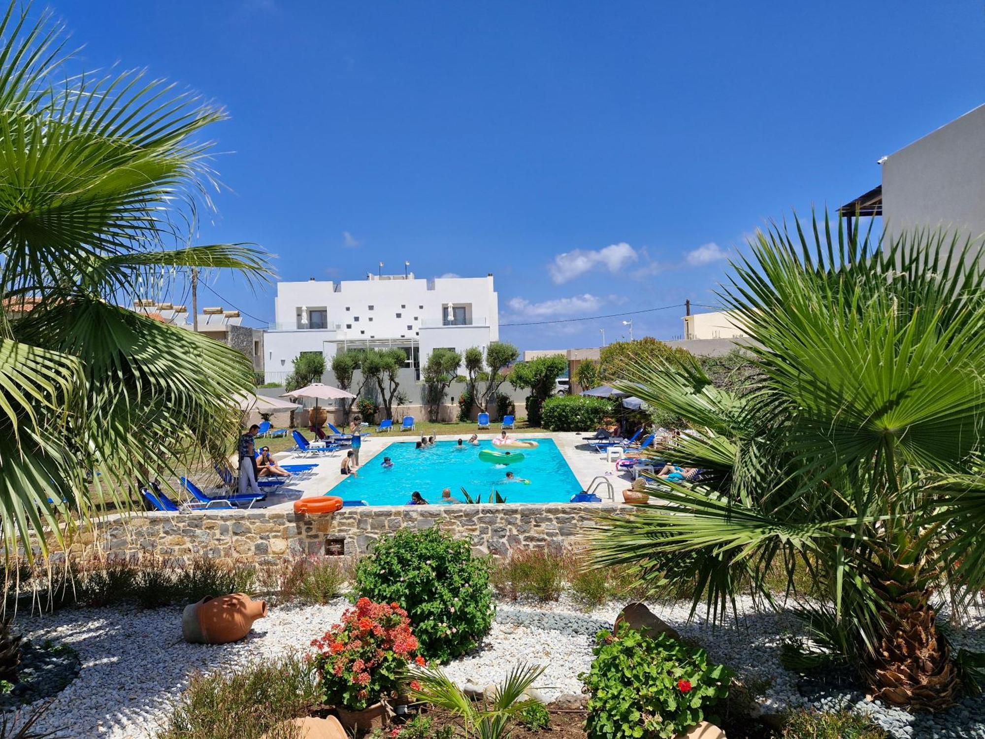 Creteco Hotel & Suites Gournes Gouvon Bagian luar foto