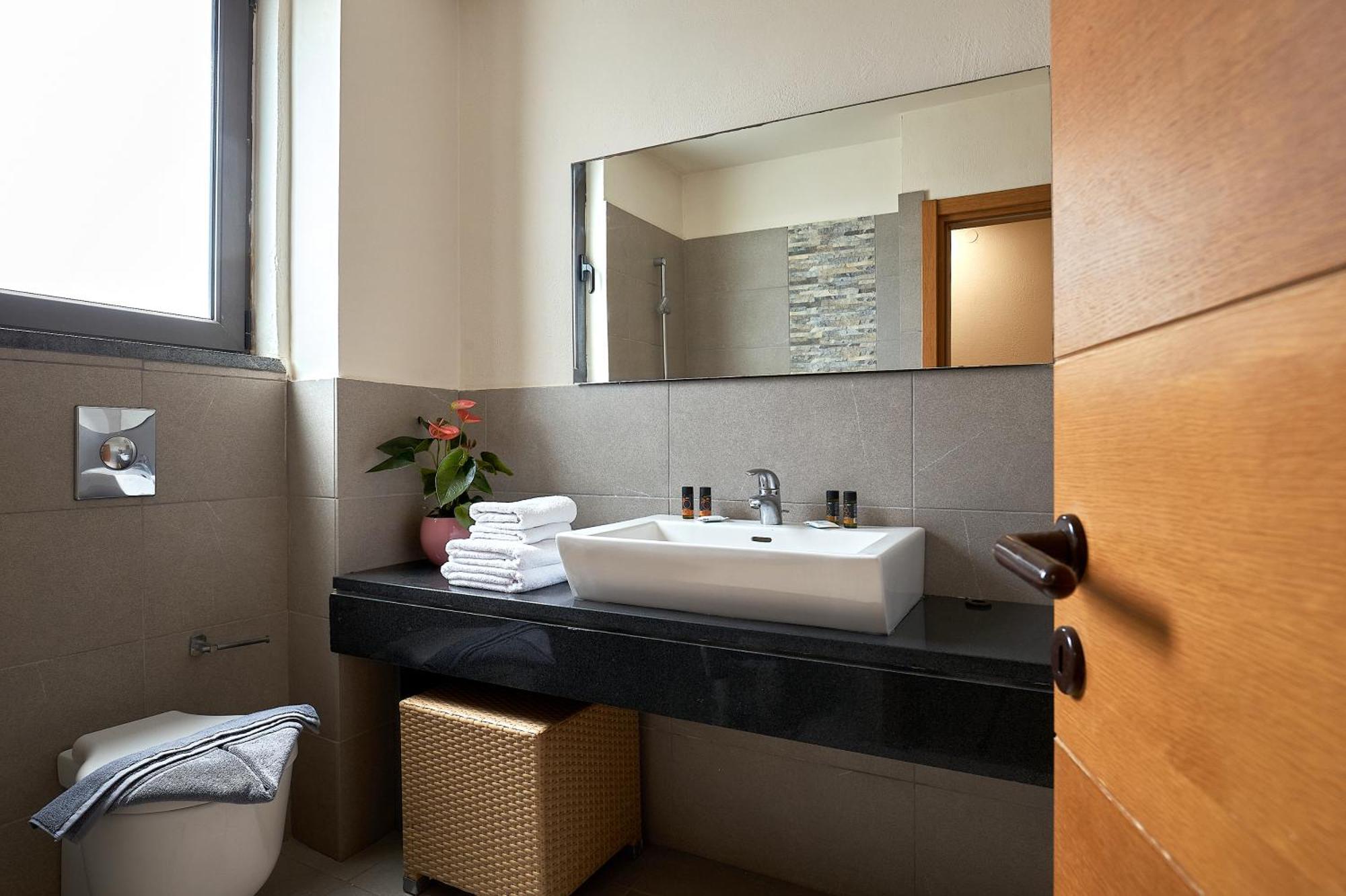 Creteco Hotel & Suites Gournes Gouvon Bagian luar foto