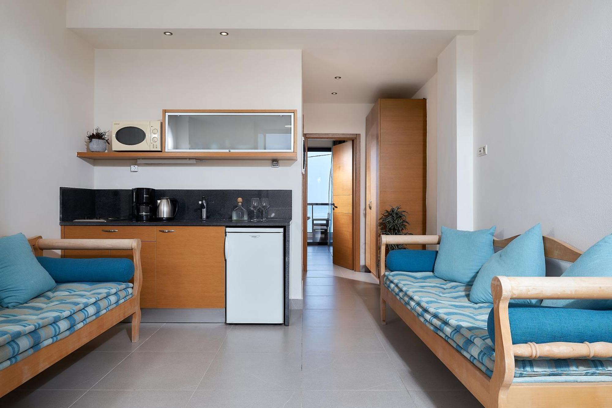 Creteco Hotel & Suites Gournes Gouvon Bagian luar foto