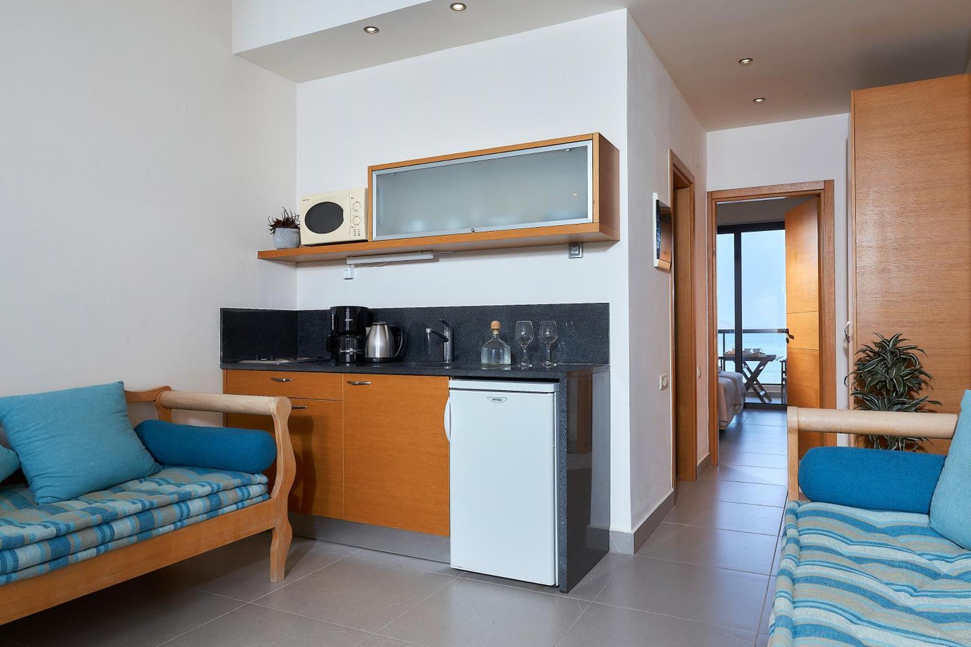 Creteco Hotel & Suites Gournes Gouvon Bagian luar foto