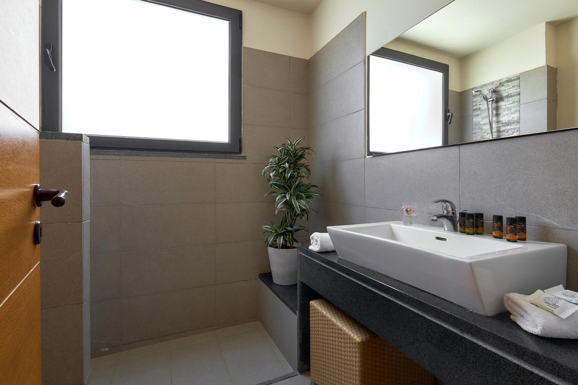 Creteco Hotel & Suites Gournes Gouvon Bagian luar foto