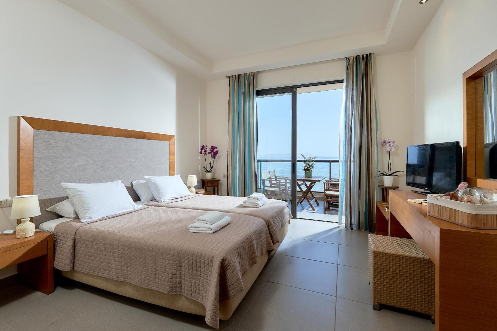 Creteco Hotel & Suites Gournes Gouvon Bagian luar foto
