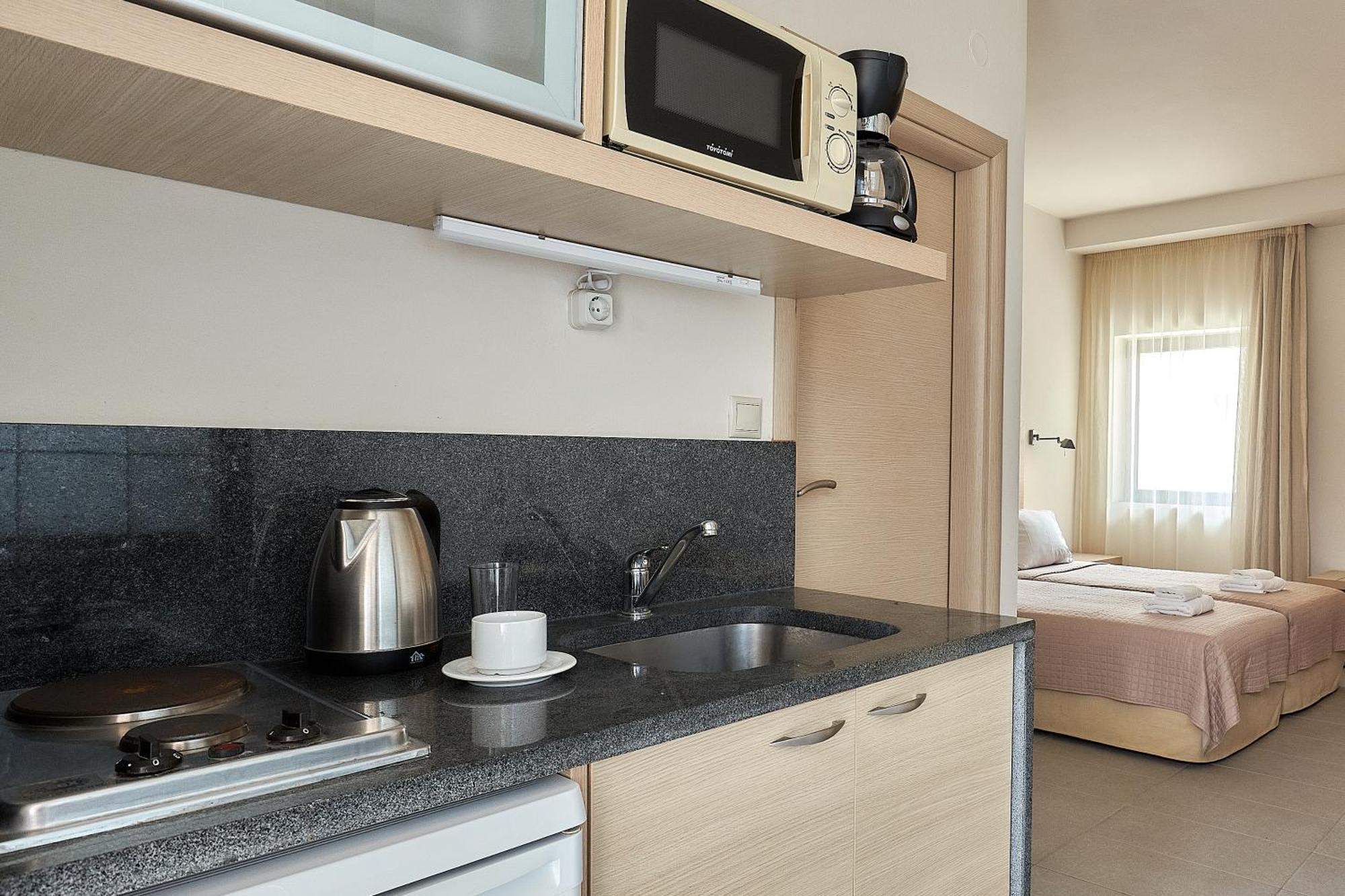 Creteco Hotel & Suites Gournes Gouvon Bagian luar foto