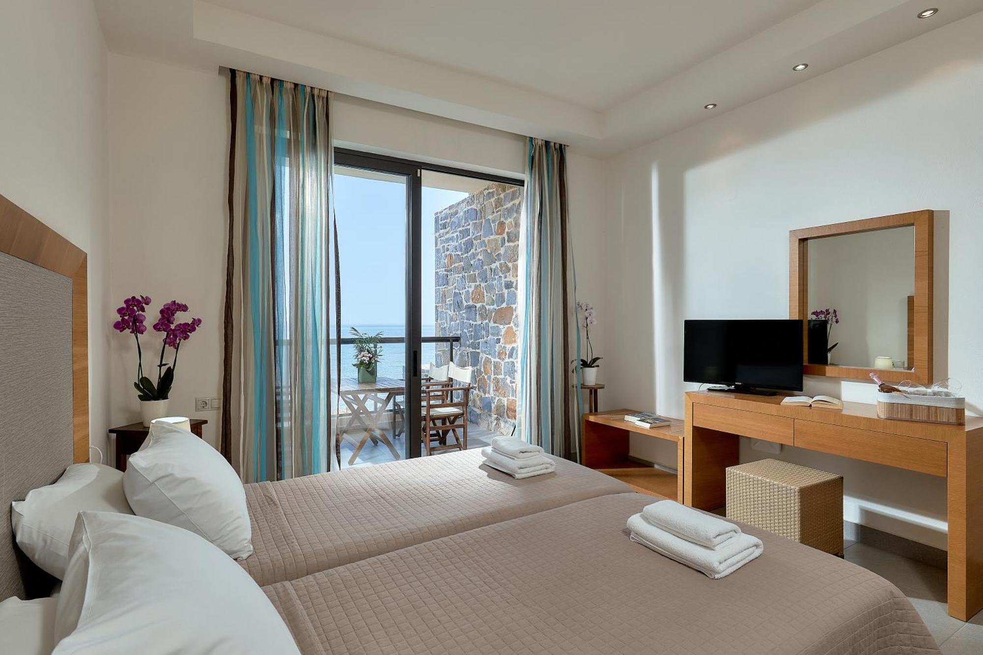 Creteco Hotel & Suites Gournes Gouvon Bagian luar foto