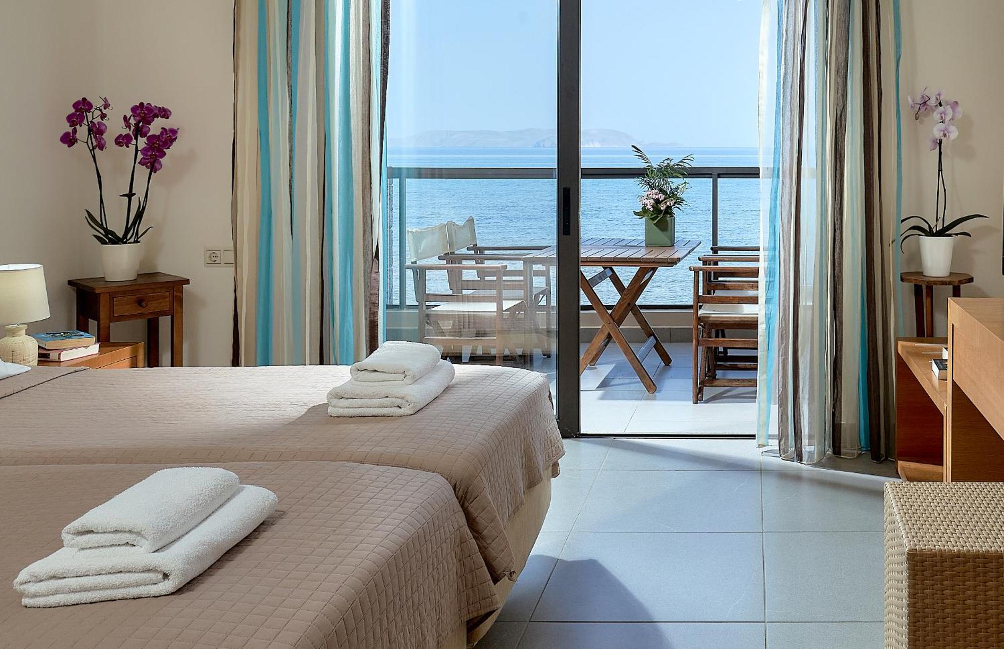 Creteco Hotel & Suites Gournes Gouvon Bagian luar foto