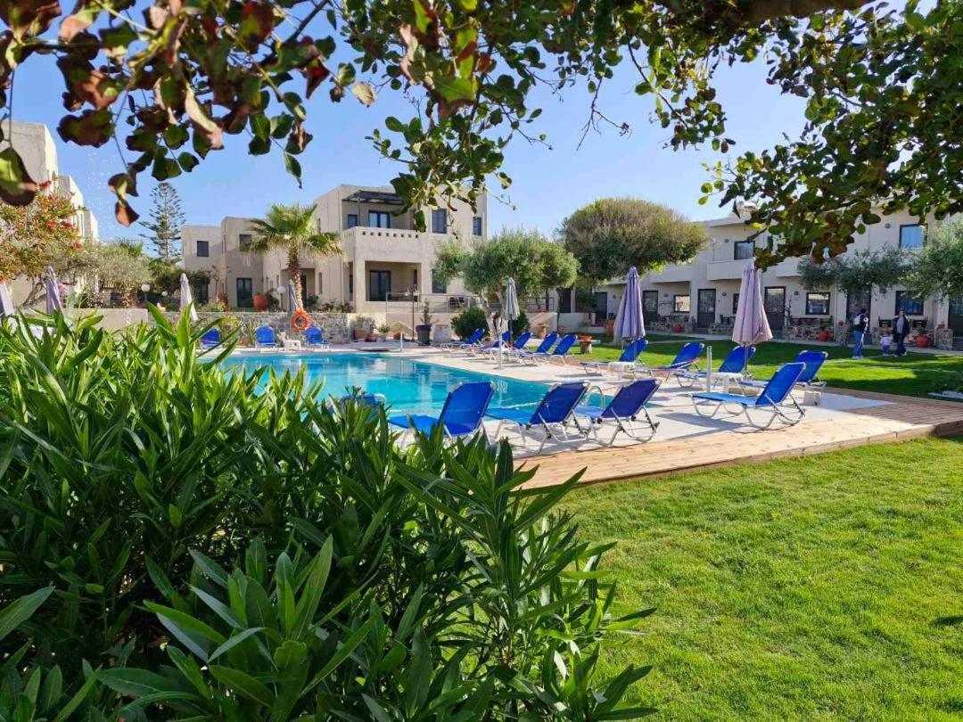 Creteco Hotel & Suites Gournes Gouvon Bagian luar foto