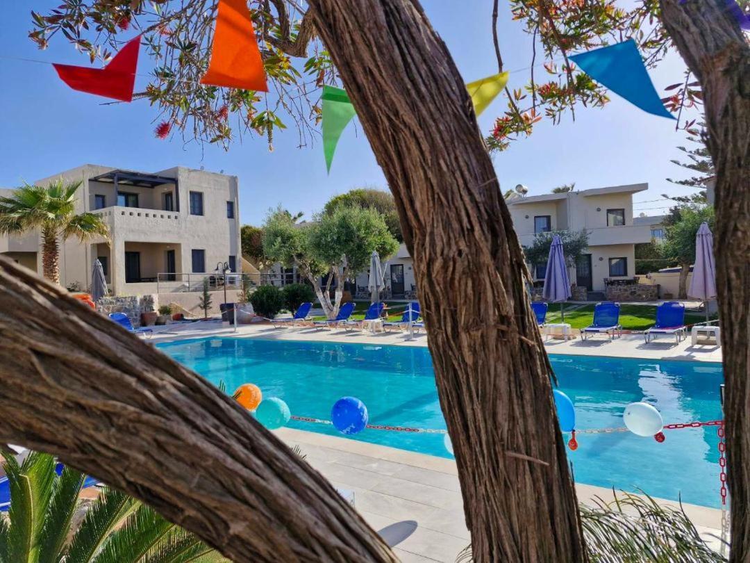 Creteco Hotel & Suites Gournes Gouvon Bagian luar foto