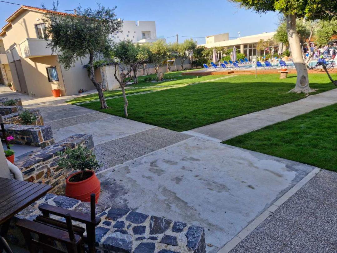 Creteco Hotel & Suites Gournes Gouvon Bagian luar foto